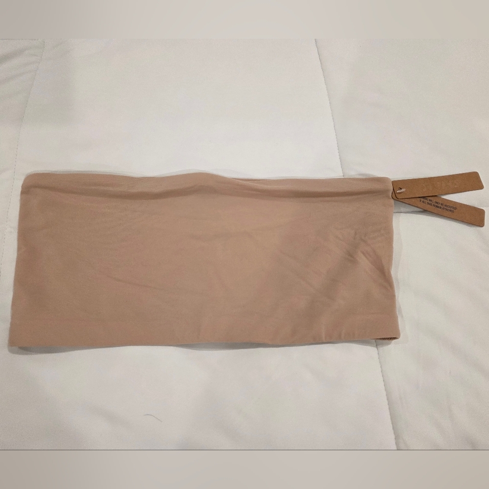 SKIMS Nude Fits Everybody Bandeau Bra